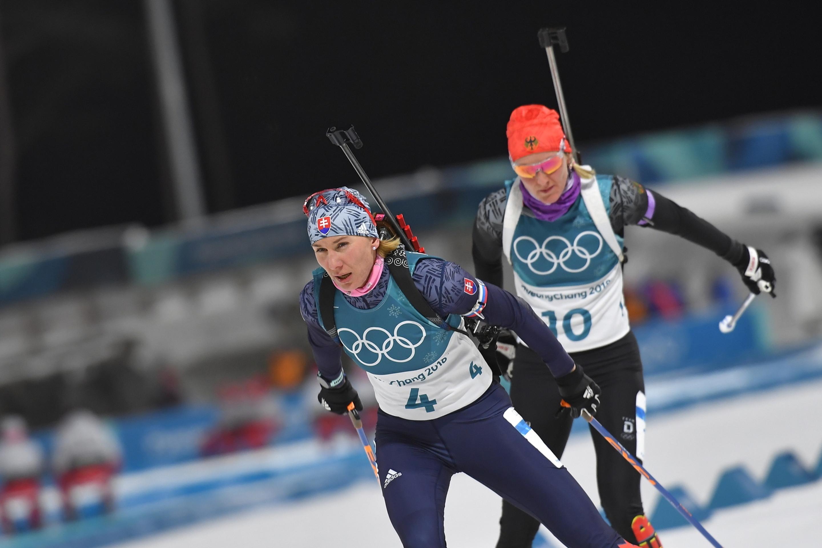 Anastasia Kuzminová trafila v pretekoch s hromadným štartom z ľahu všetky terče.