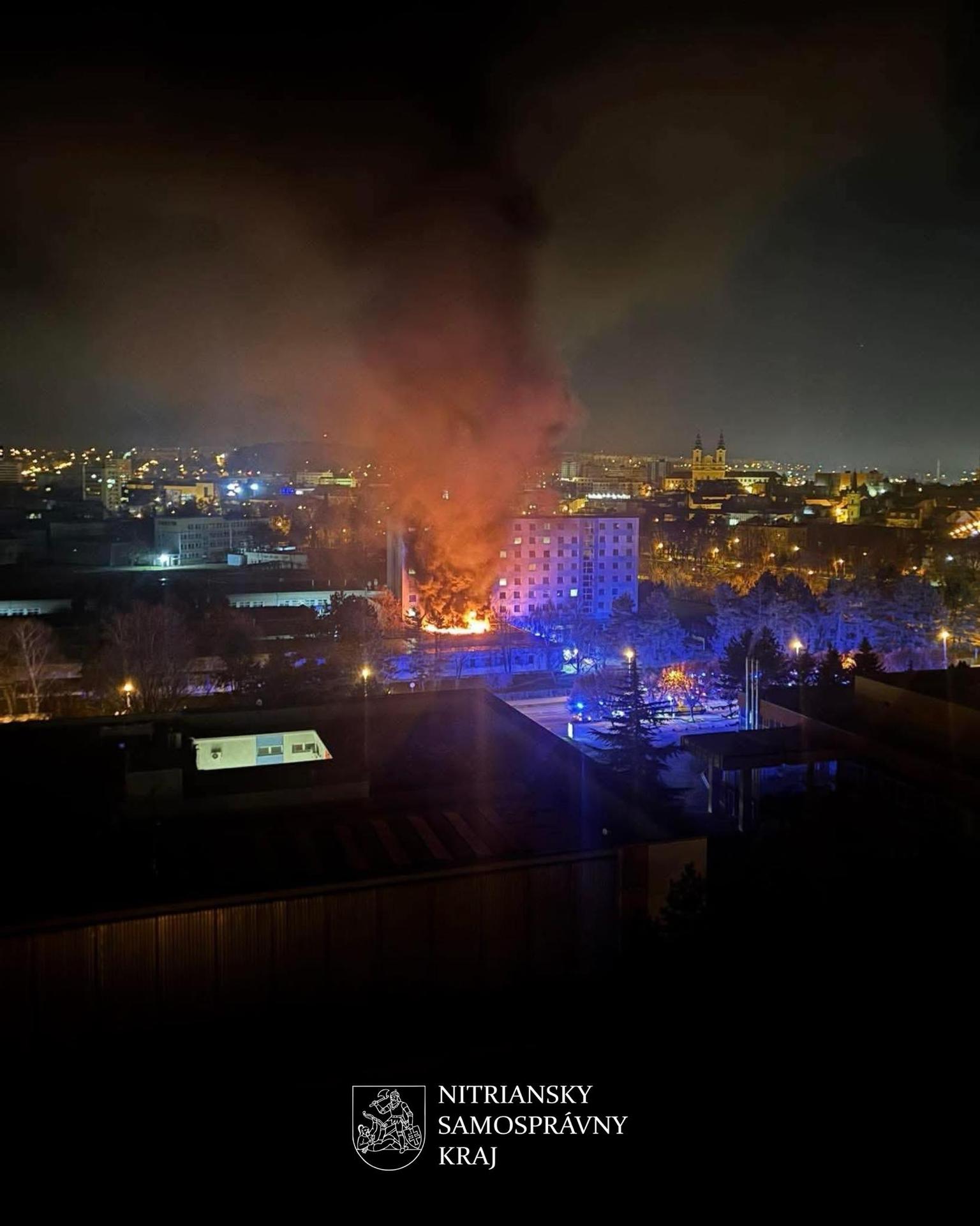 Požiar prístavby internátu v Nitre.