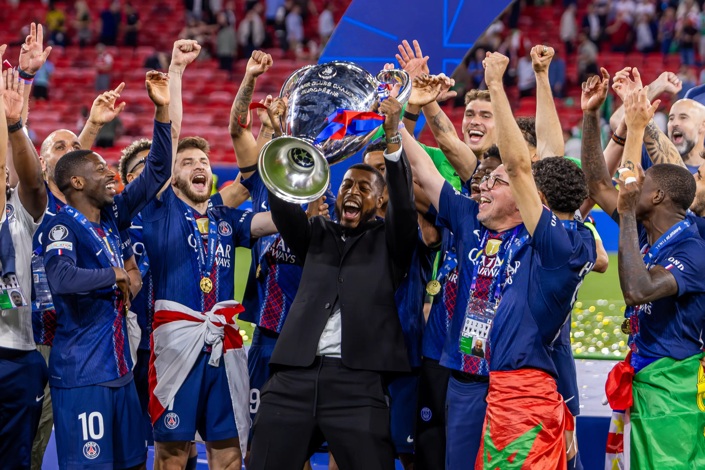 Oslavy hráčov PSG po finále Ligy majstrov.