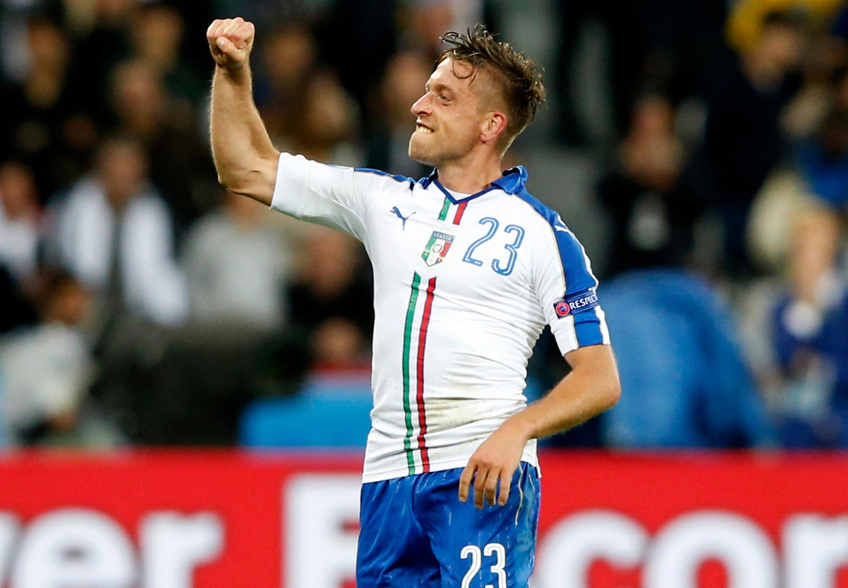 Emanuele Giaccherini z Talianska oslavuje svoj gól do belgickej siete na ME vo Francúzsku.