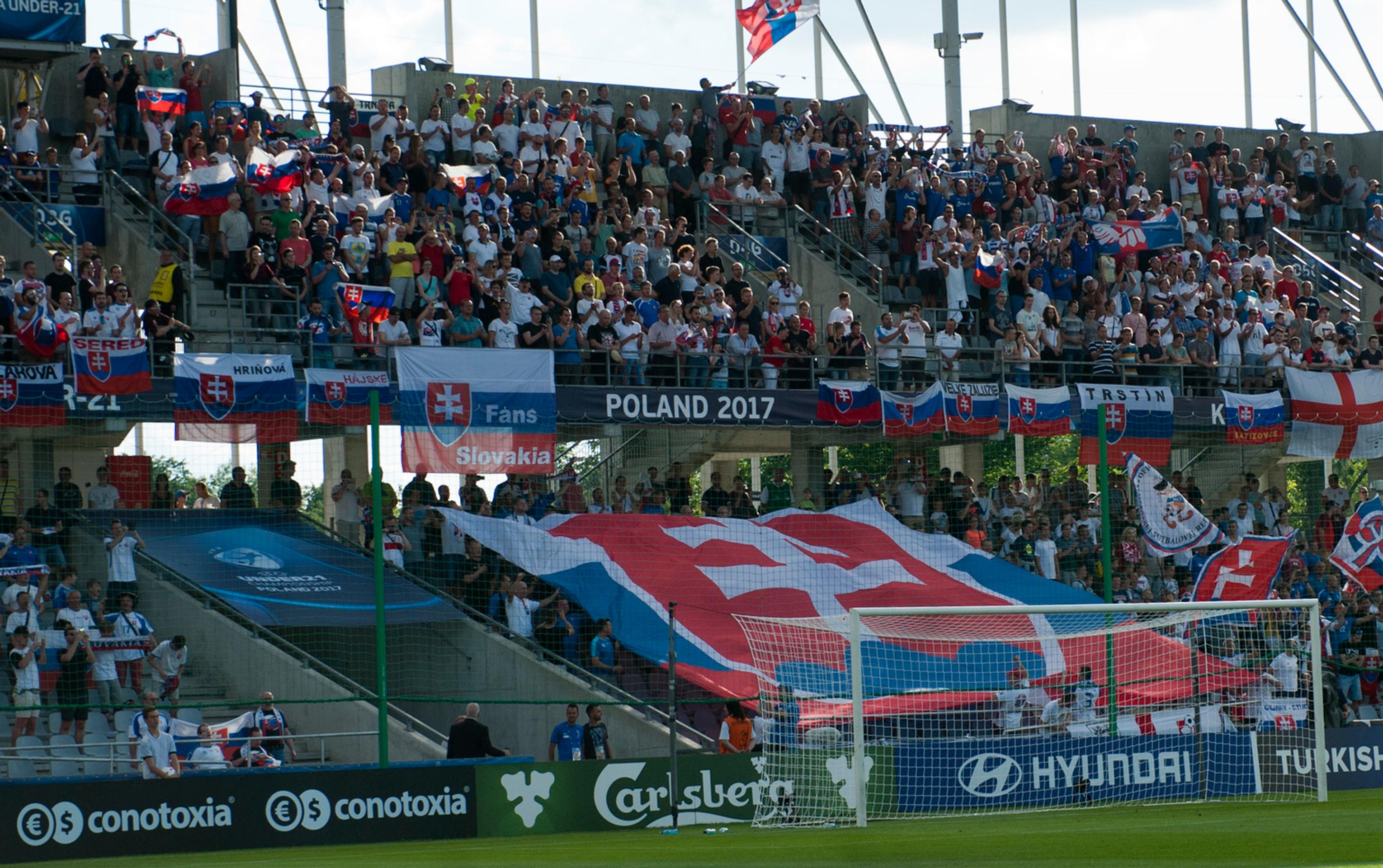 Na snímke slovenskí fanúšikovia počas zápasu A skupiny ME futbalistov do 21 rokov Slovensko - Anglicko.