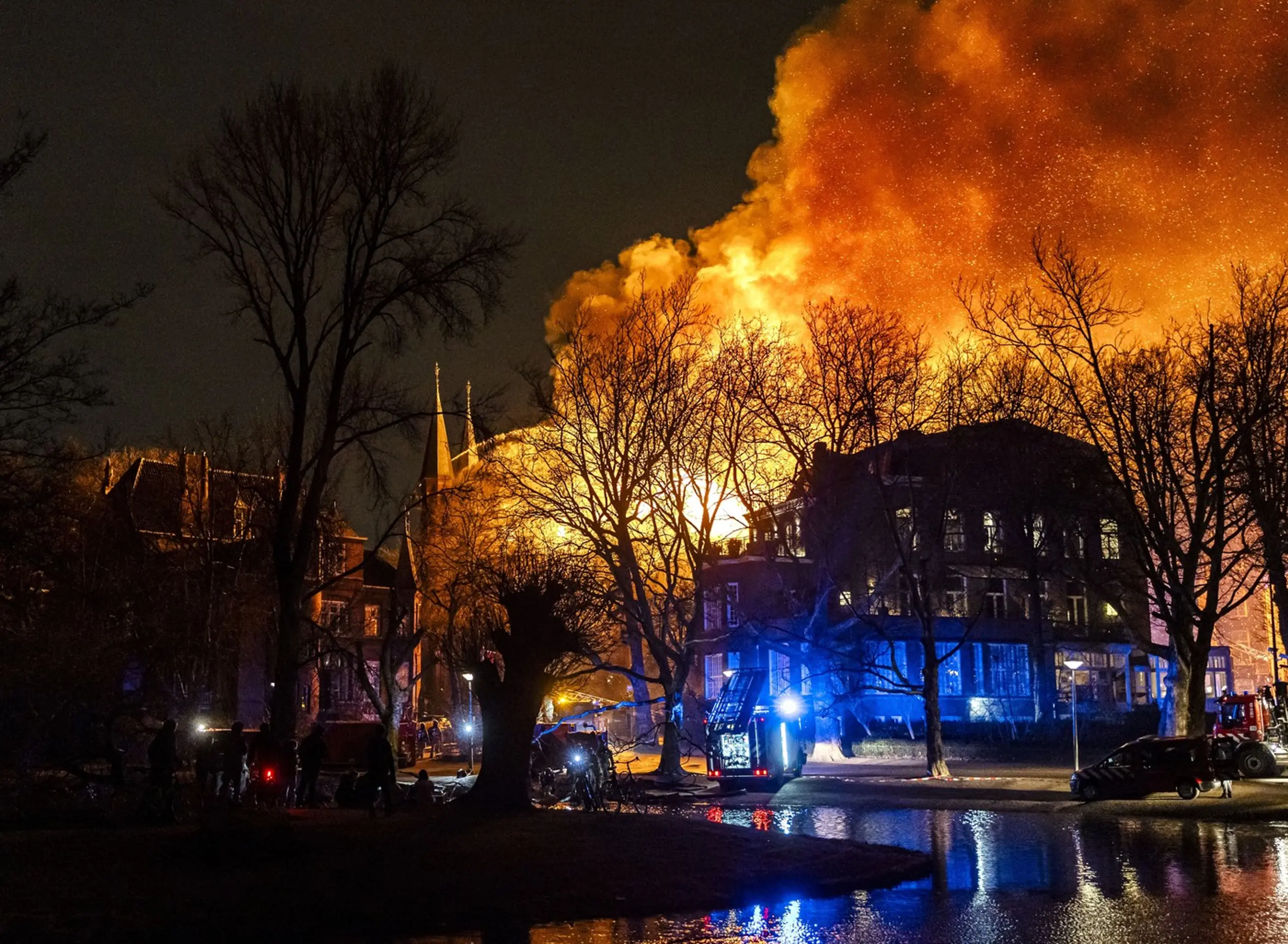Vondelov kostol v Amsterdame zničil požiar