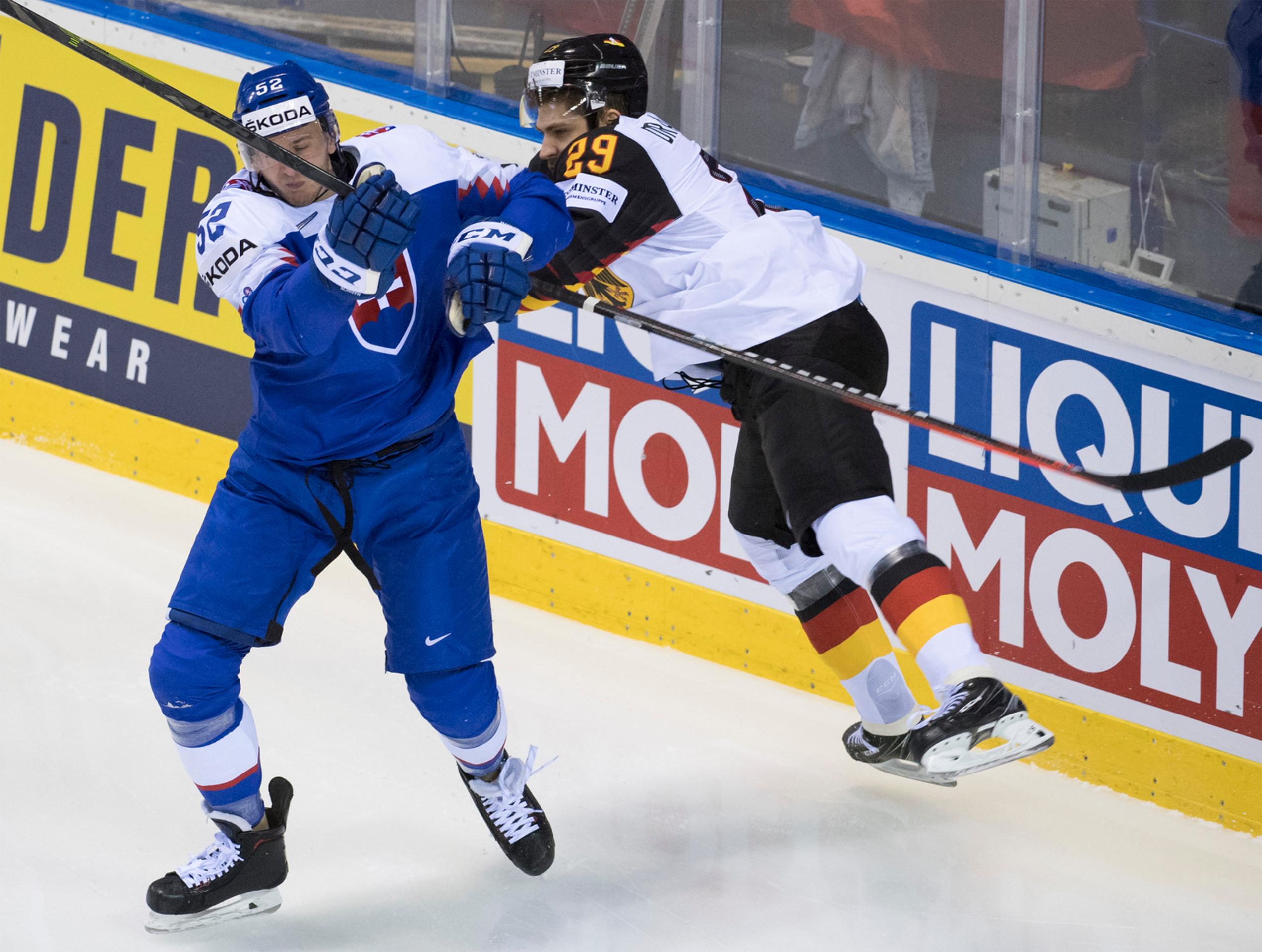 Brankár Marek Čiliak v zápase na MS 2019 proti Nemecku.