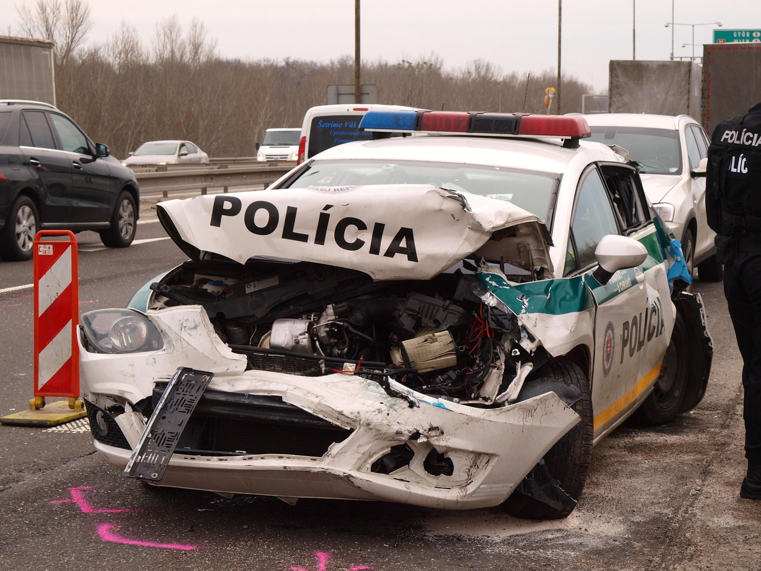Dopravná nehoda v Bratislave na Moste Lafranconi