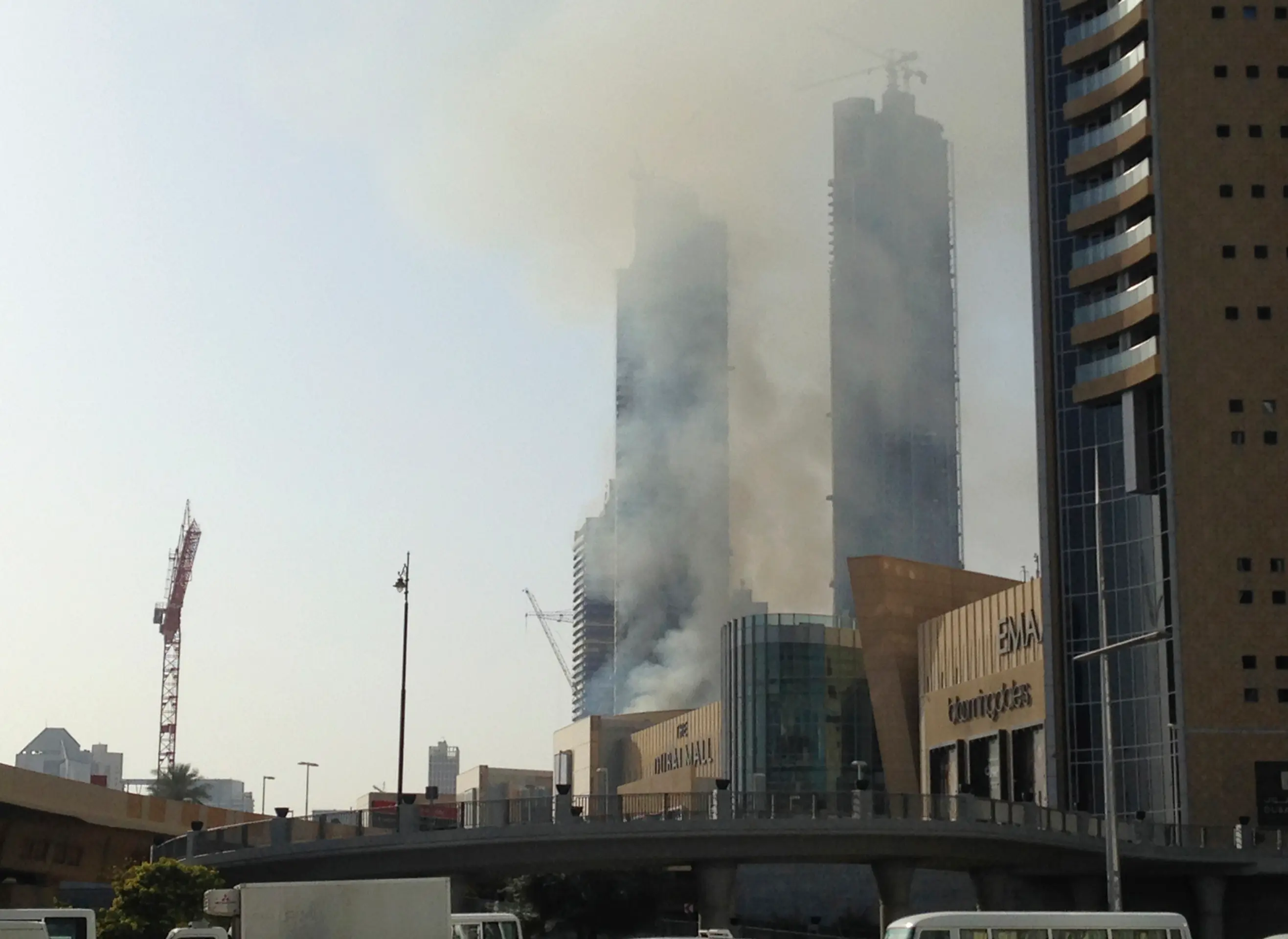 Požiar vypukol neďaleko najväčšieho nákupného strediska v Dubaji.