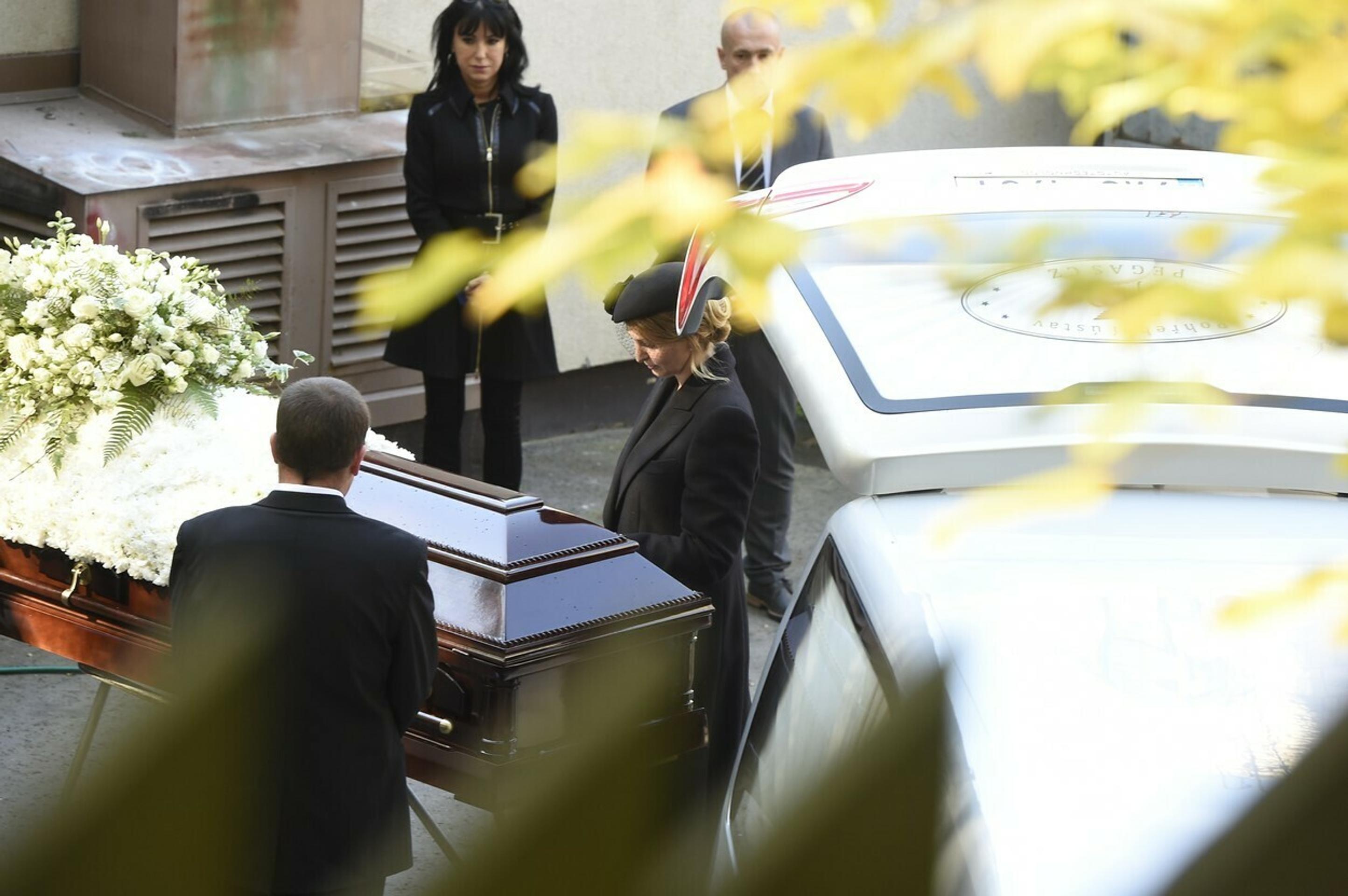 Zádušná svätá omša za Karla Gotta