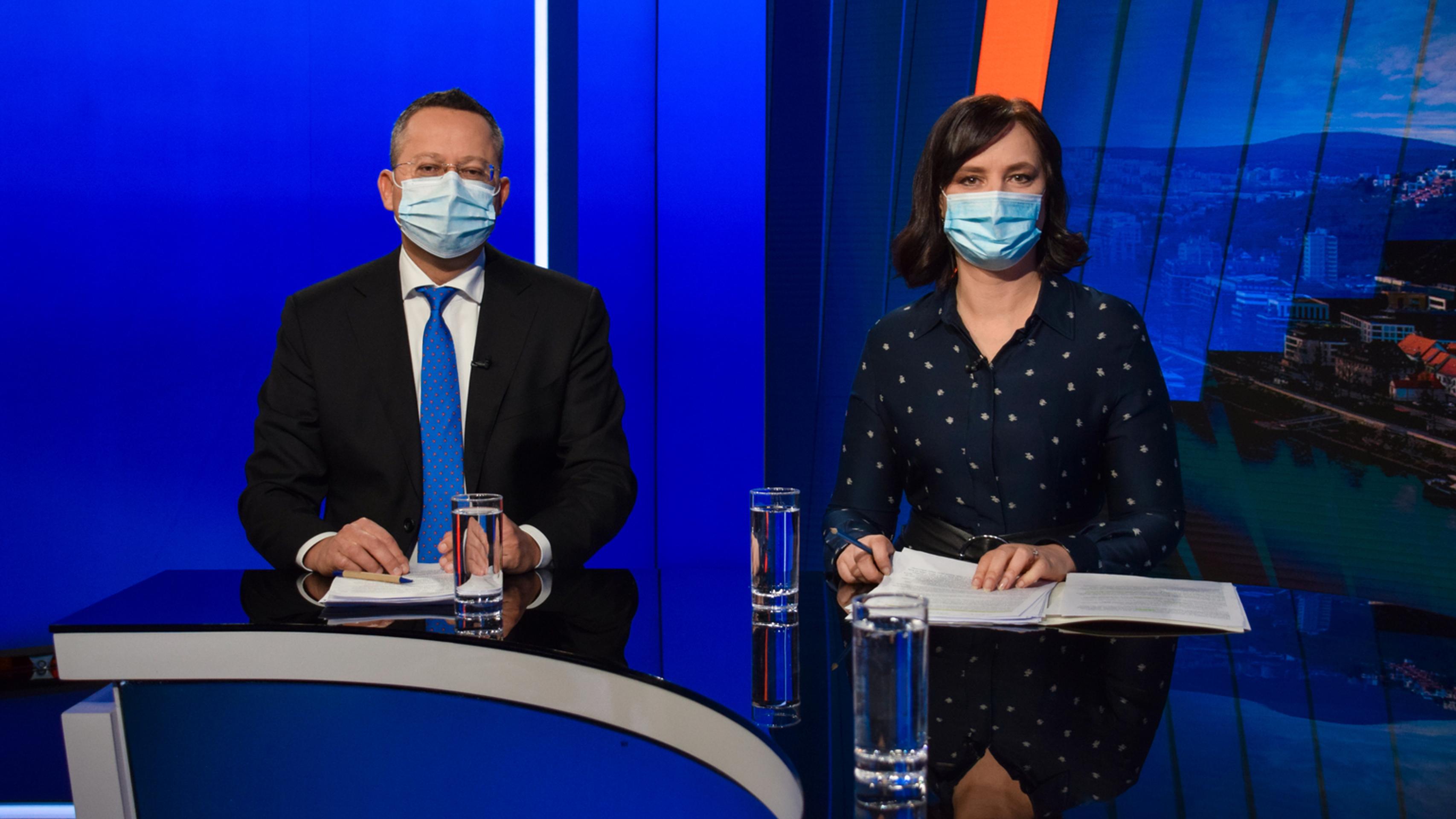 Ladislav Kamenický a Veronika Remišová v Na telo.