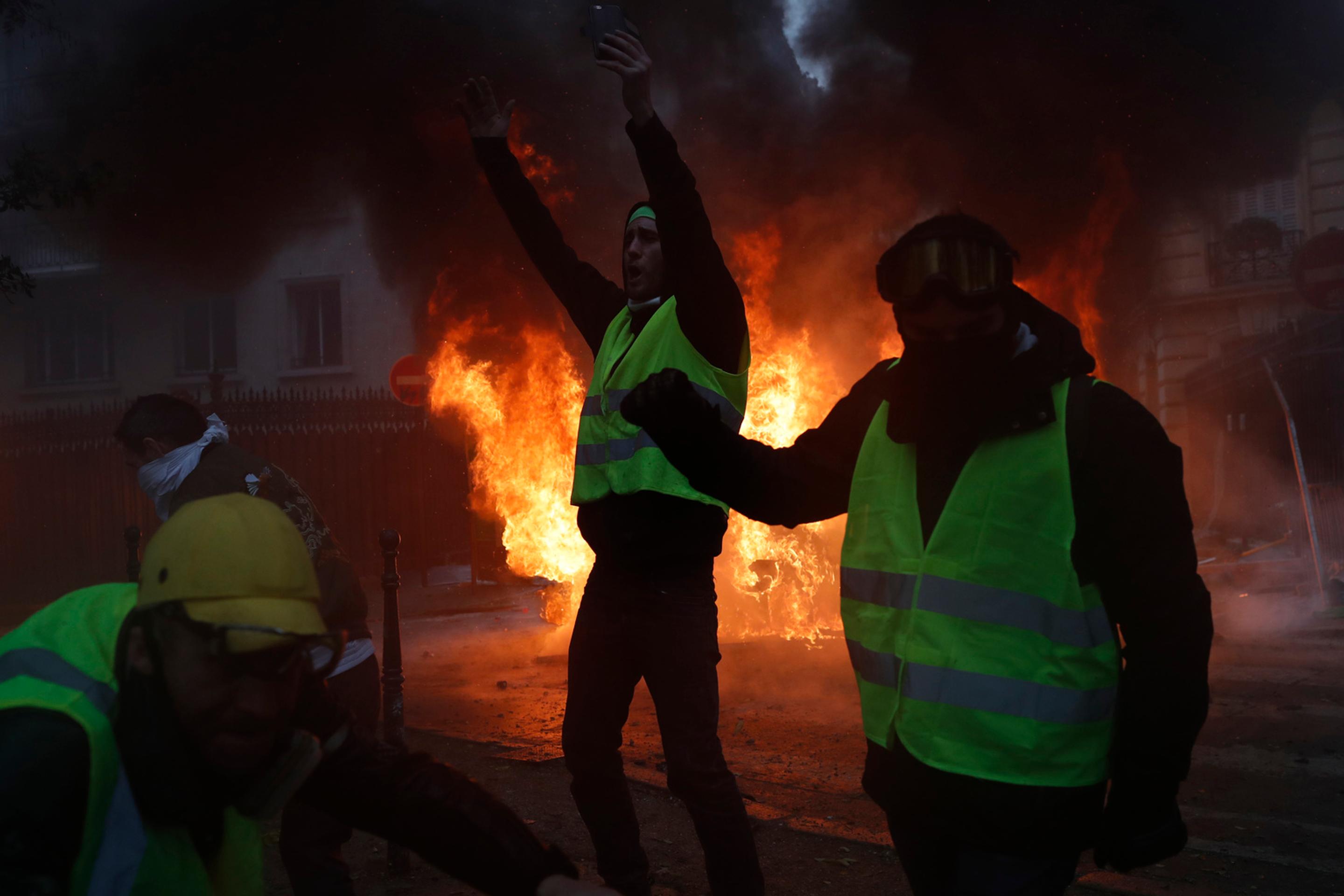 Protestujúci vo Francúzsku.