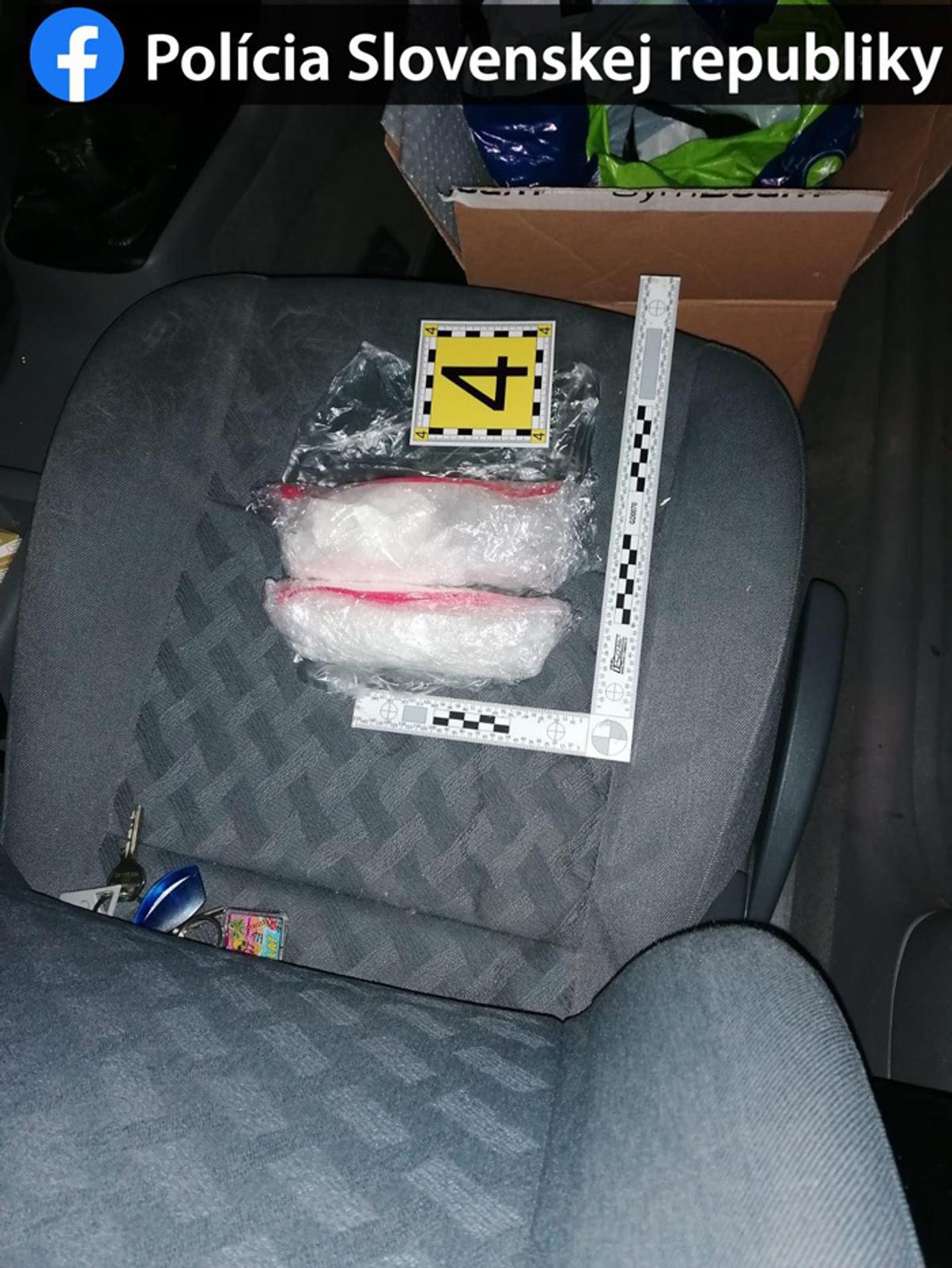 Daniel Batz zo Saarbrückenu oslavuje triumf v dueli Nemeckého pohára proti Düsseldorfu.