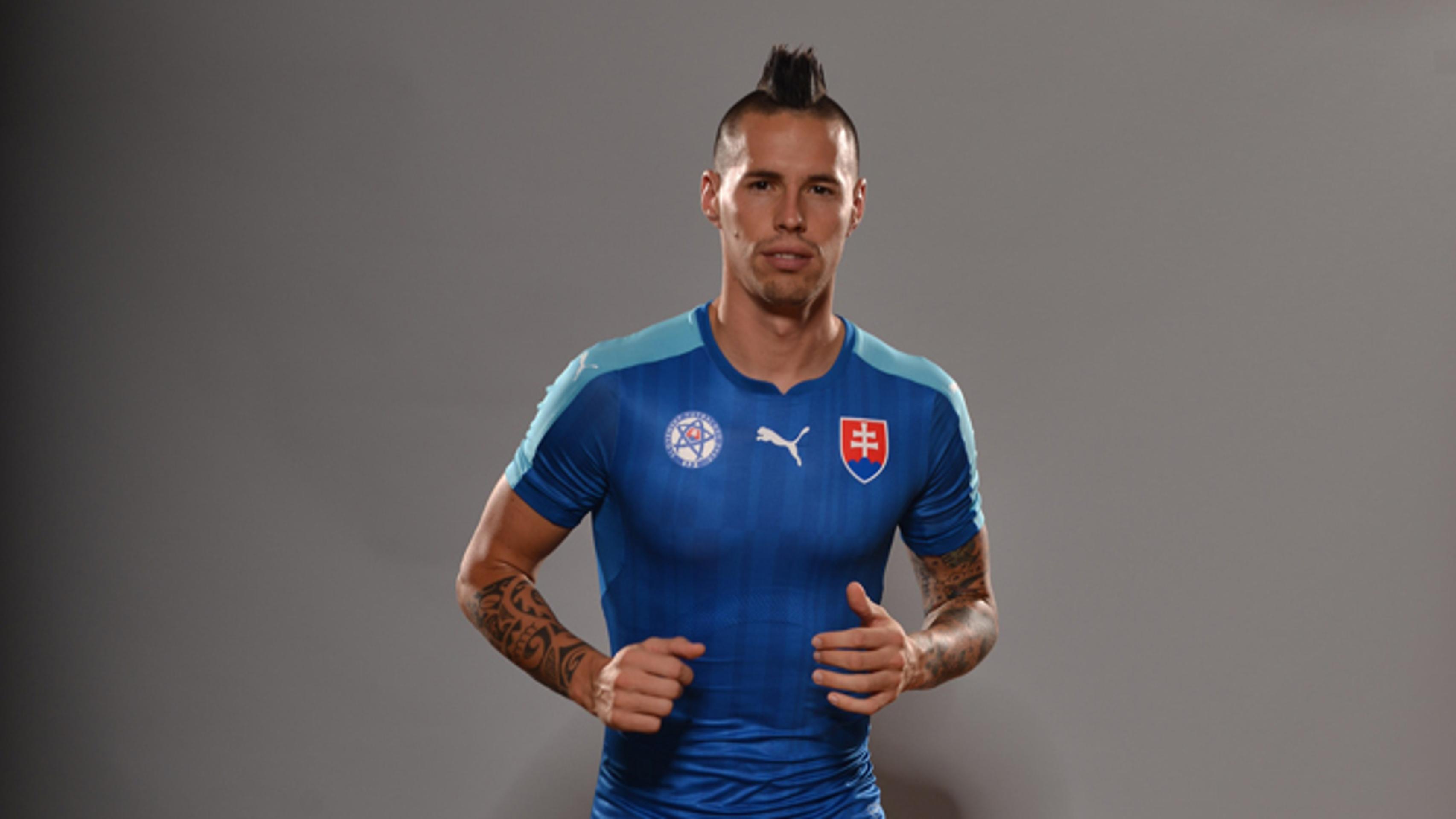 Marek Hamšík v novom reprezentančnom drese pre vonkajšie zápasy.