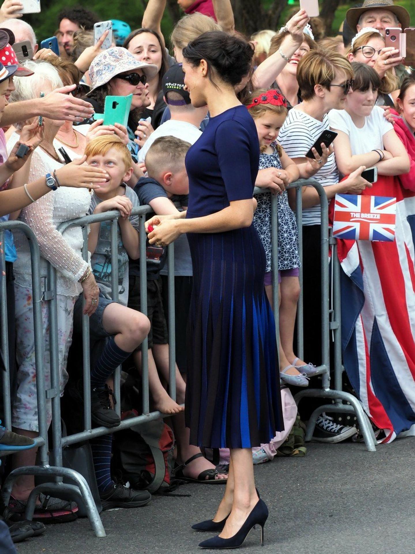 Meghan Markle nechtiac ukázala zadok.