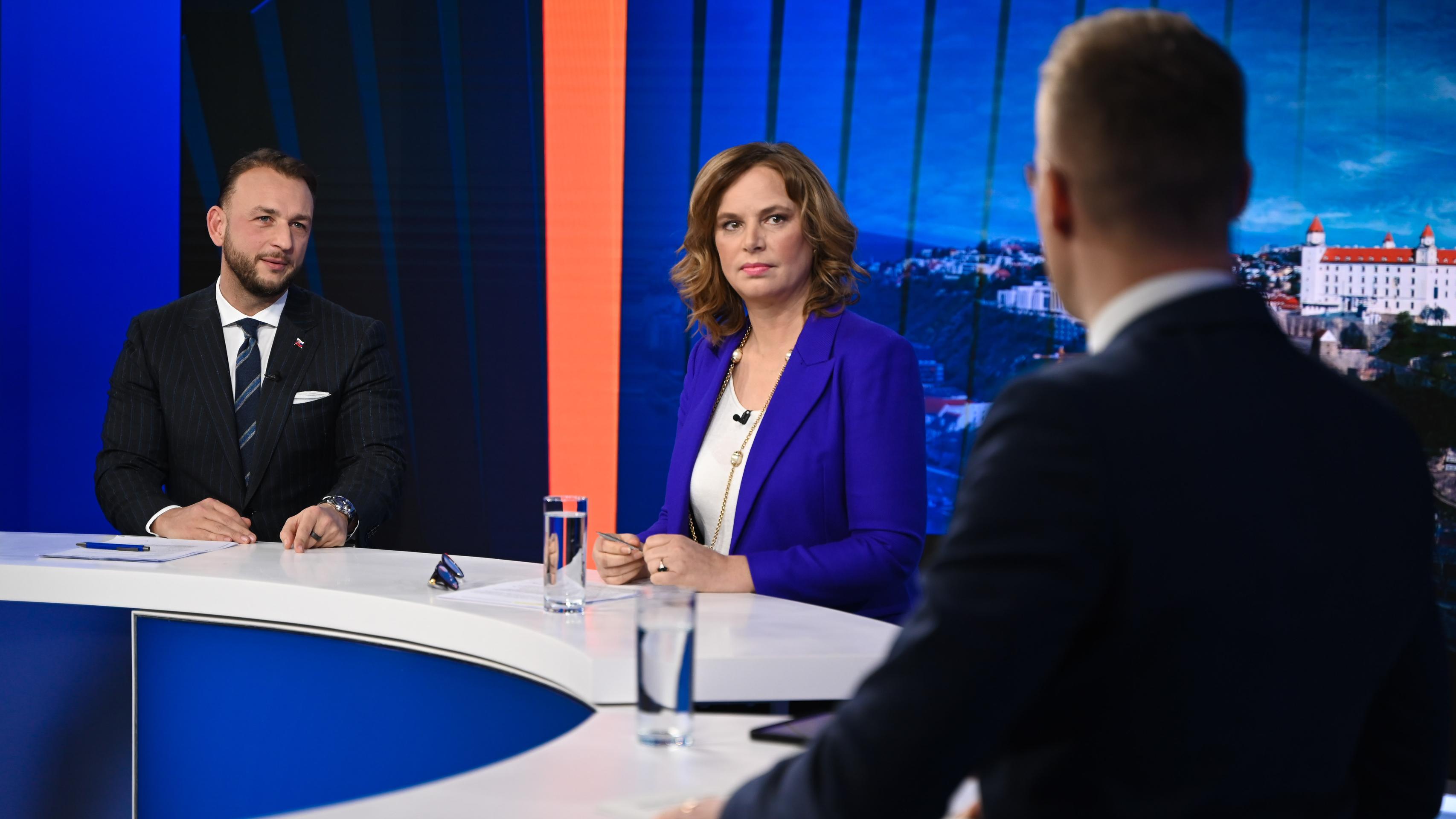 Matúš Šutaj Eštok a Veronika Remišová v relácii Na telo.