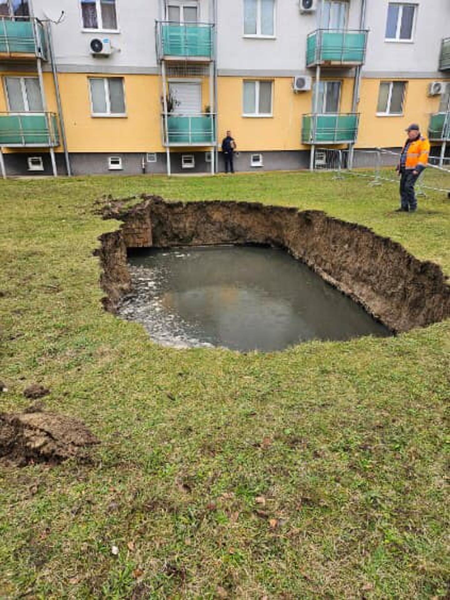 Na sídlisku v Galante sa prepadla zem