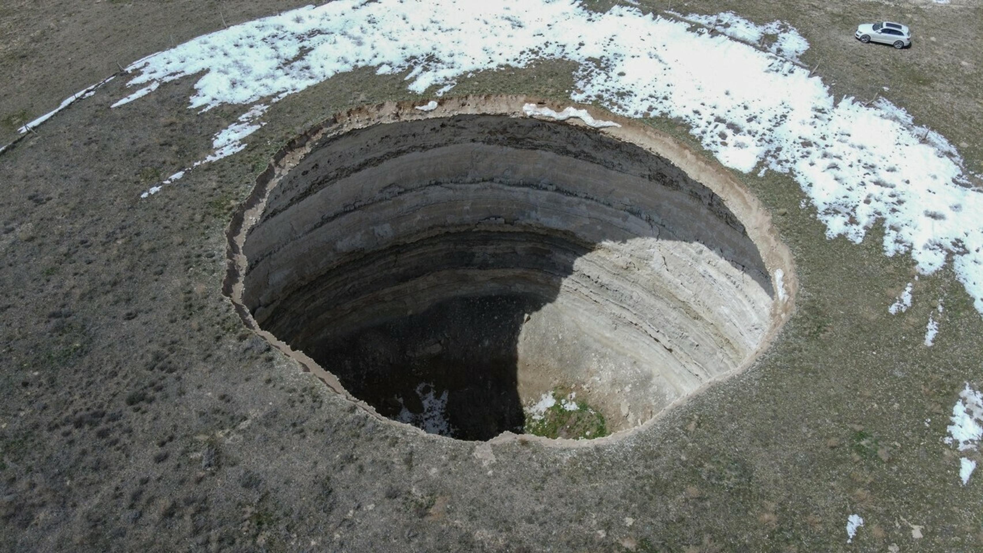 Krasový kráter v Turecku