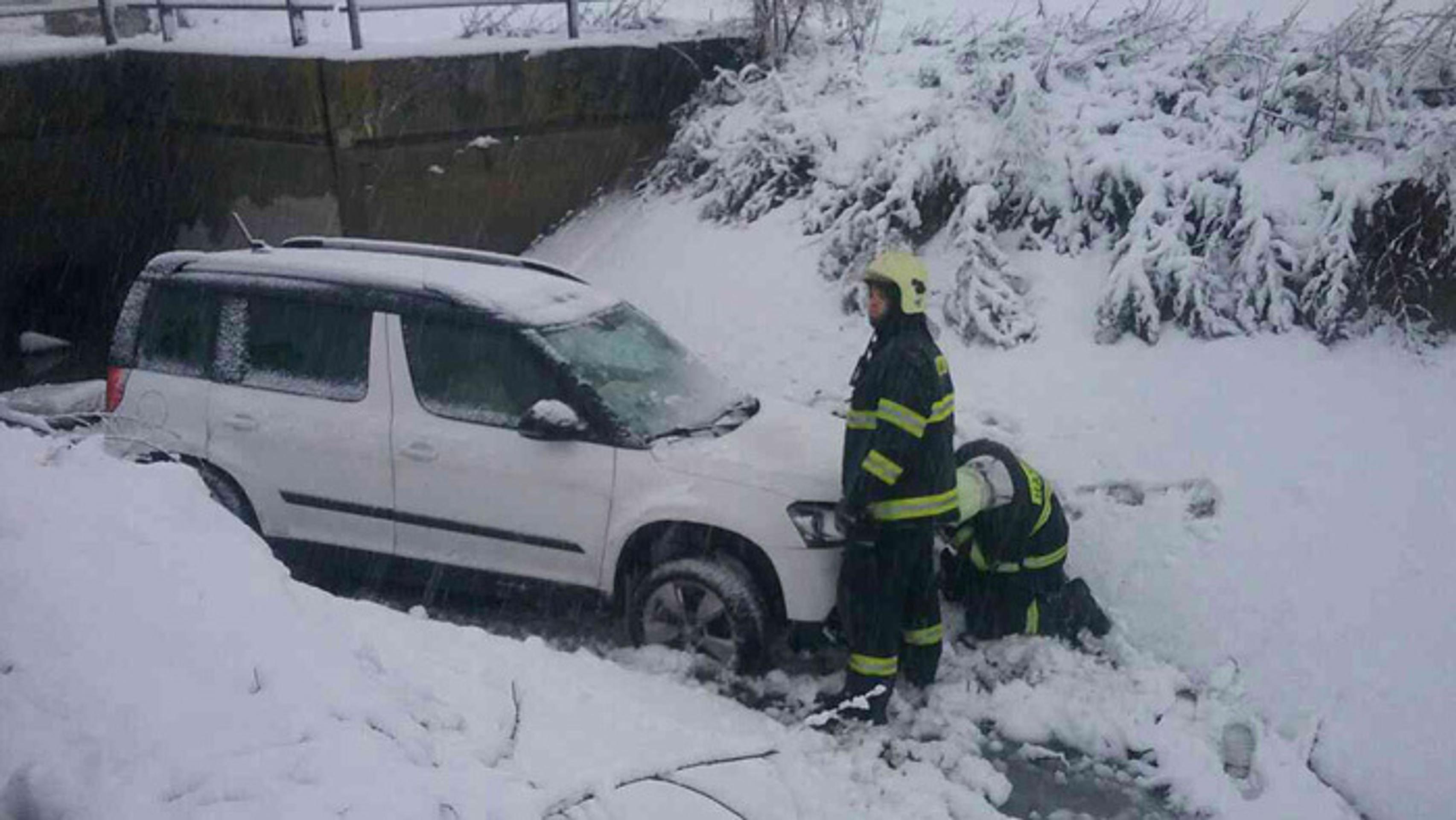 Problémy na ceste mal aj autobus.
