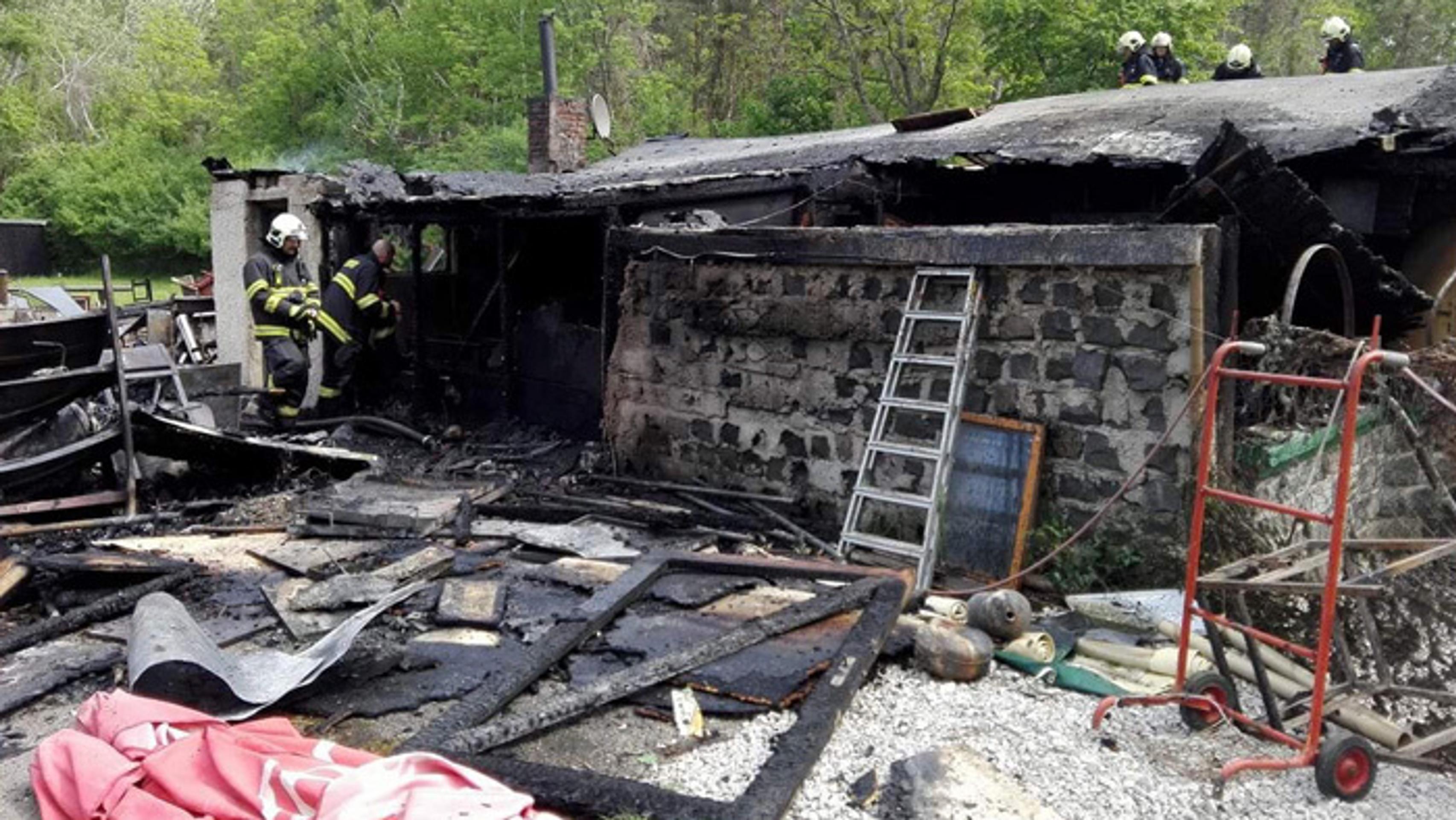 Zhorel známy bufet na podunajskej hrádzi.