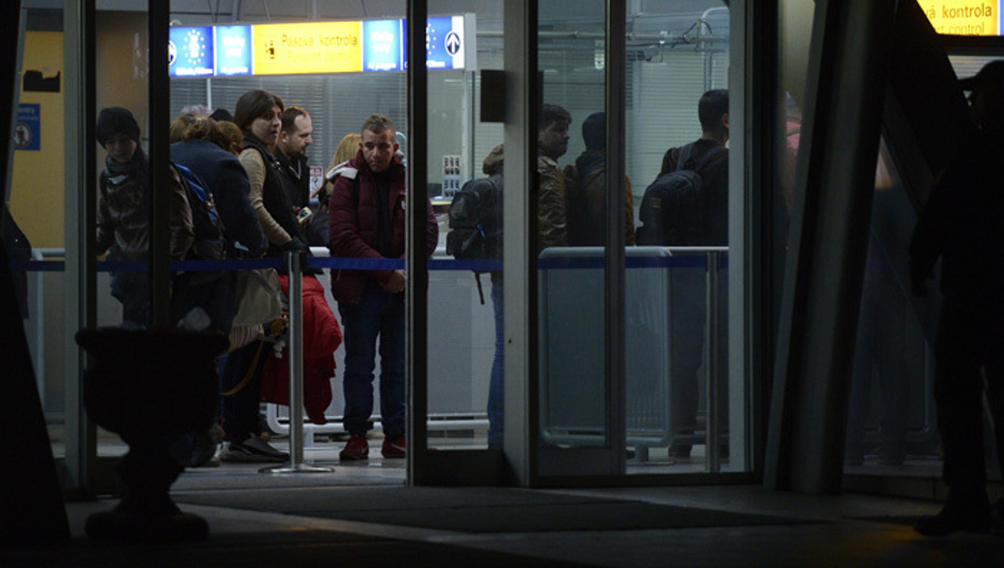 Lietadlo s rodinami z územia severného Iraku pristálo na košickom letisku. 