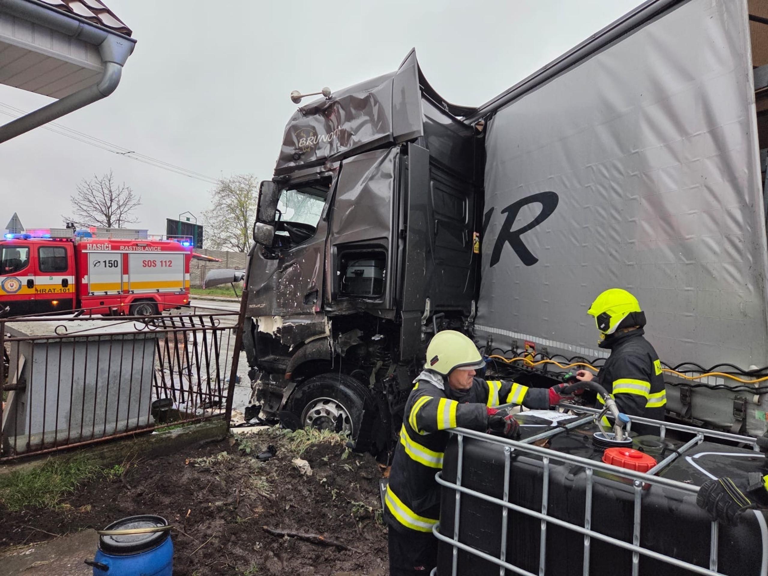 Dve osoby previezli do nemocnice 