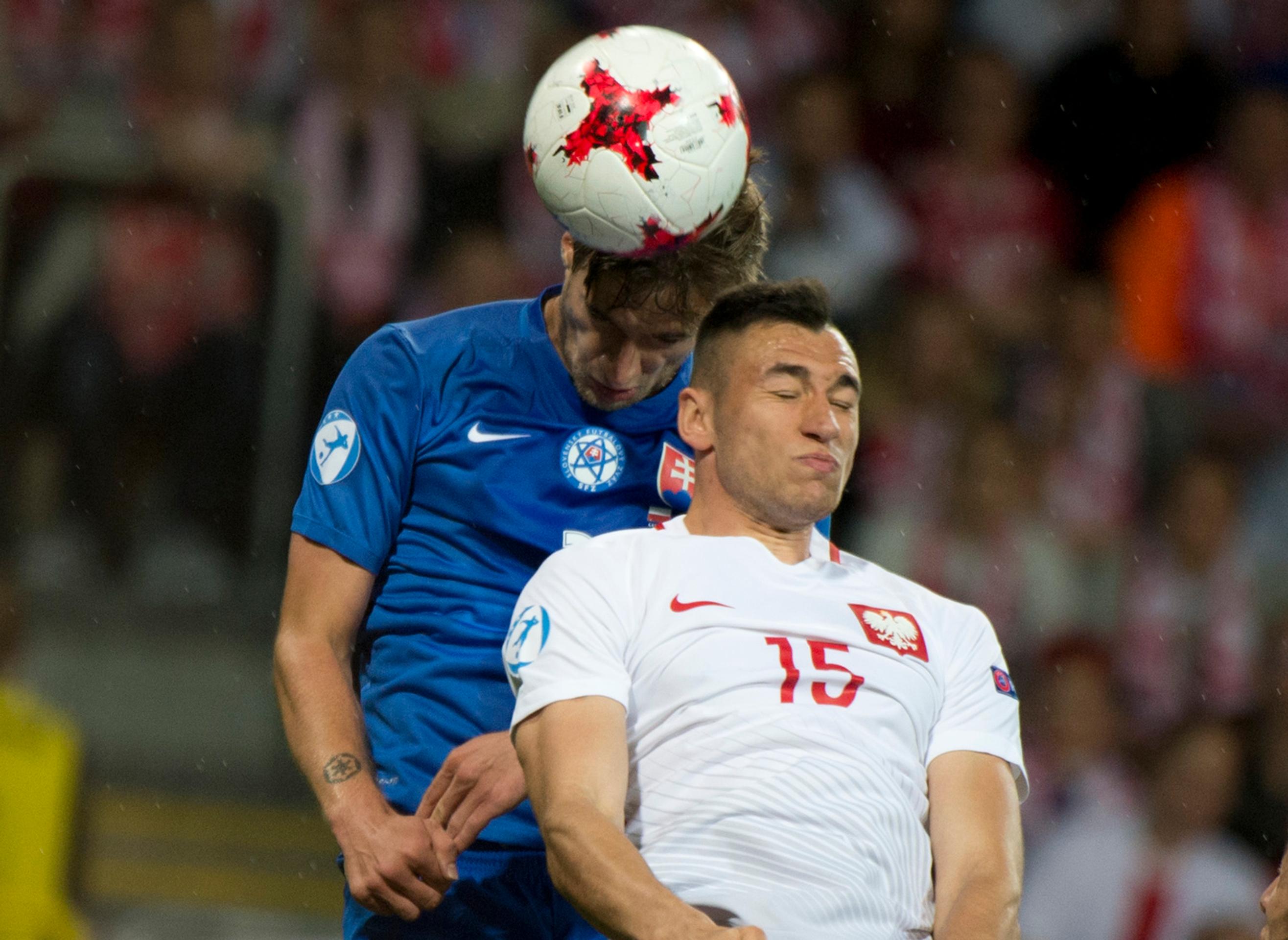 Vľavo Branislav Niňaj v súboji s Poliakom Jaroslawom Jachom na ME 21.