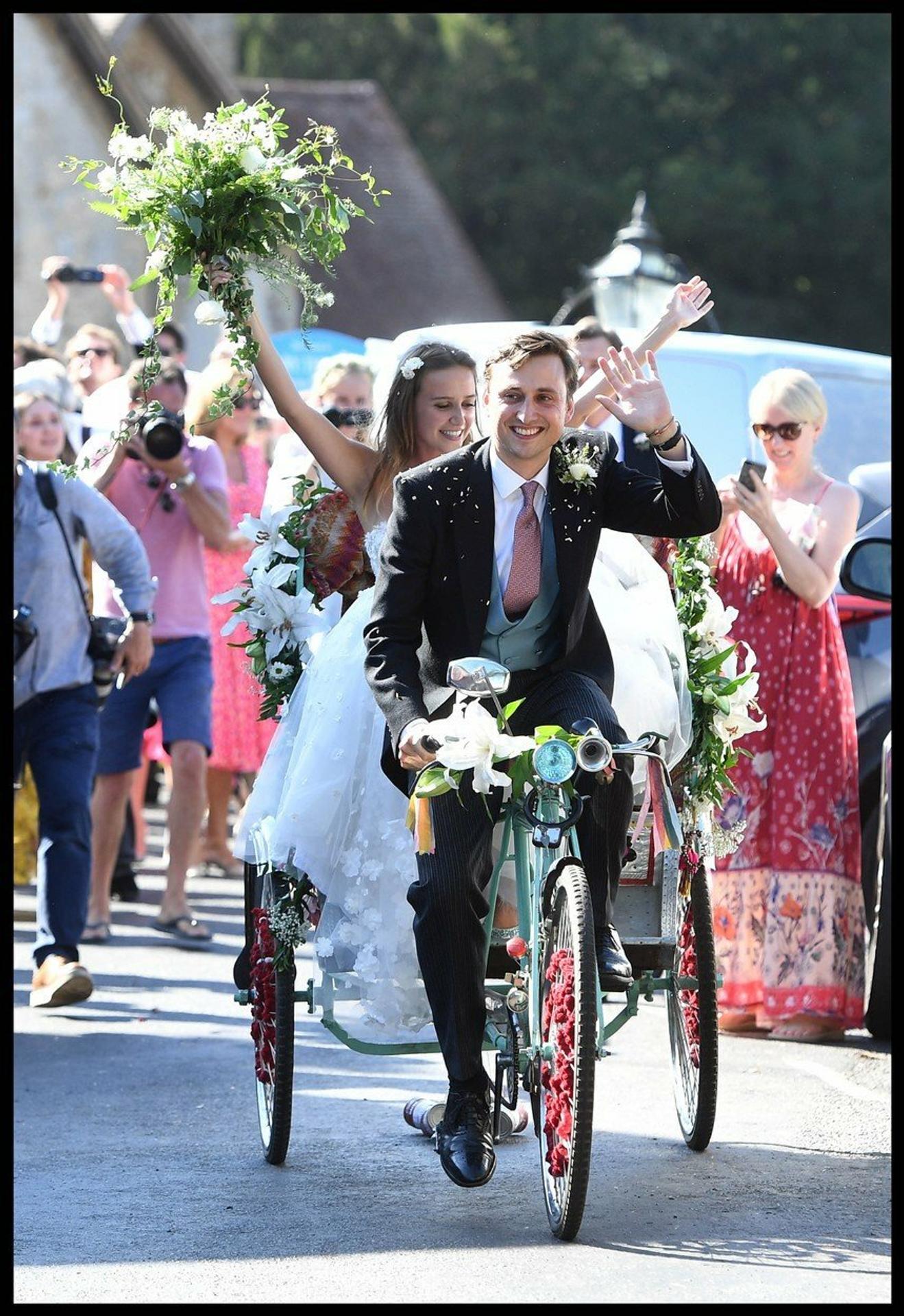 Mladomanželia Charlie van Straubenzee a Daisy Jenks