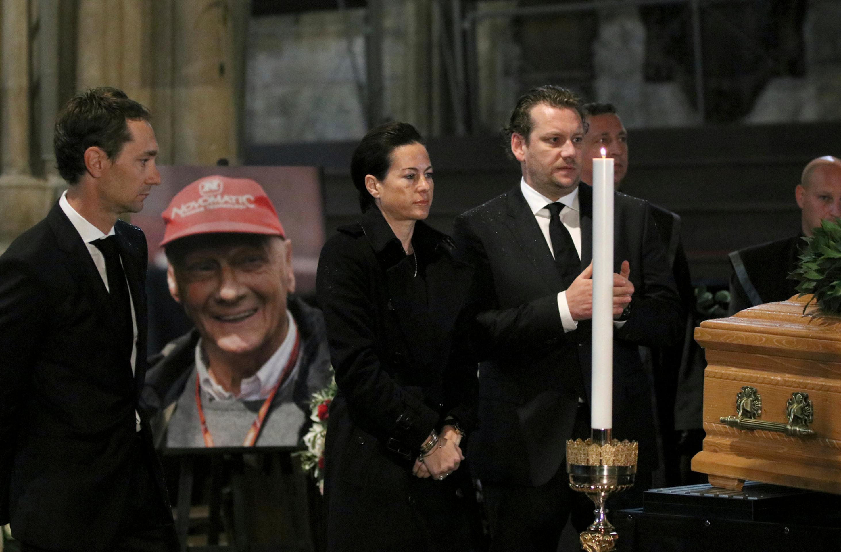 Posledná rozlúčka s Nikim Laudom v Dóme sv. Štefana. (2).jpg