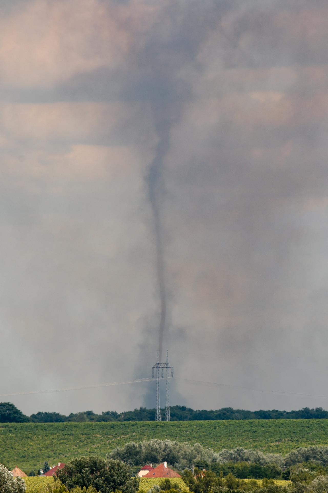 Prachový diabol pri obci Pata.