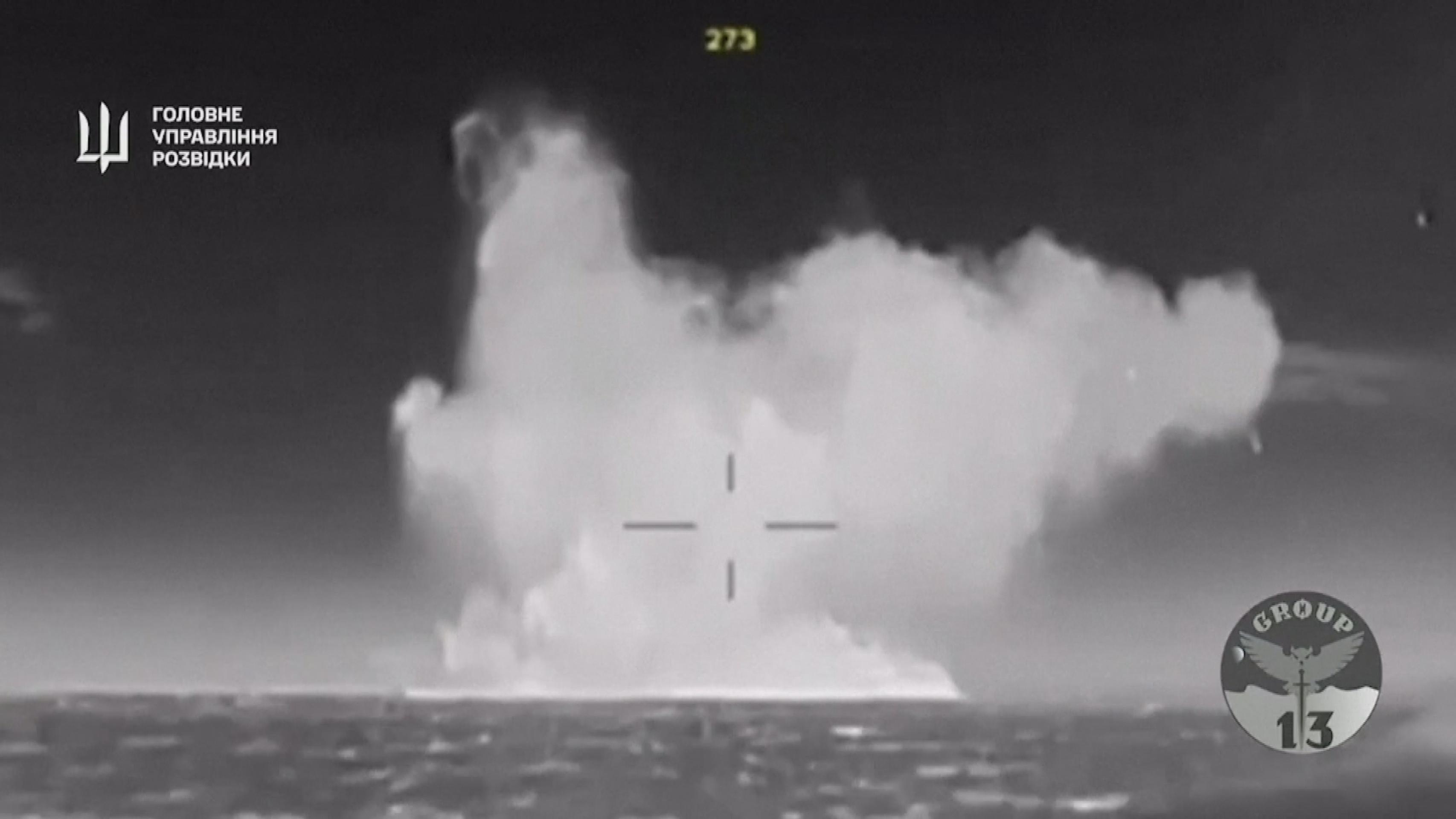 Výbuch lode Ivanovec po zásahu dronom.