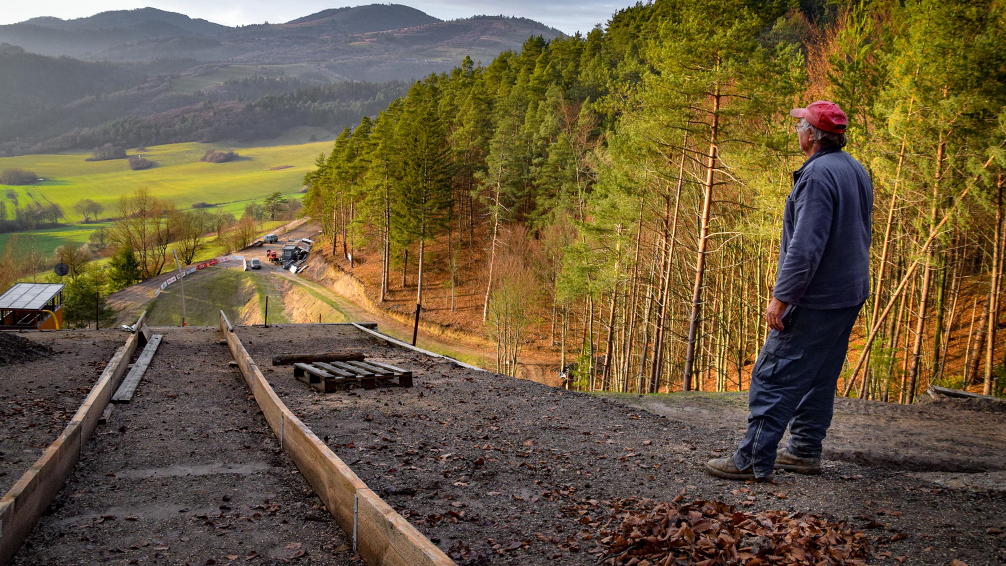 Východ slnka nad mŕtvym morom.