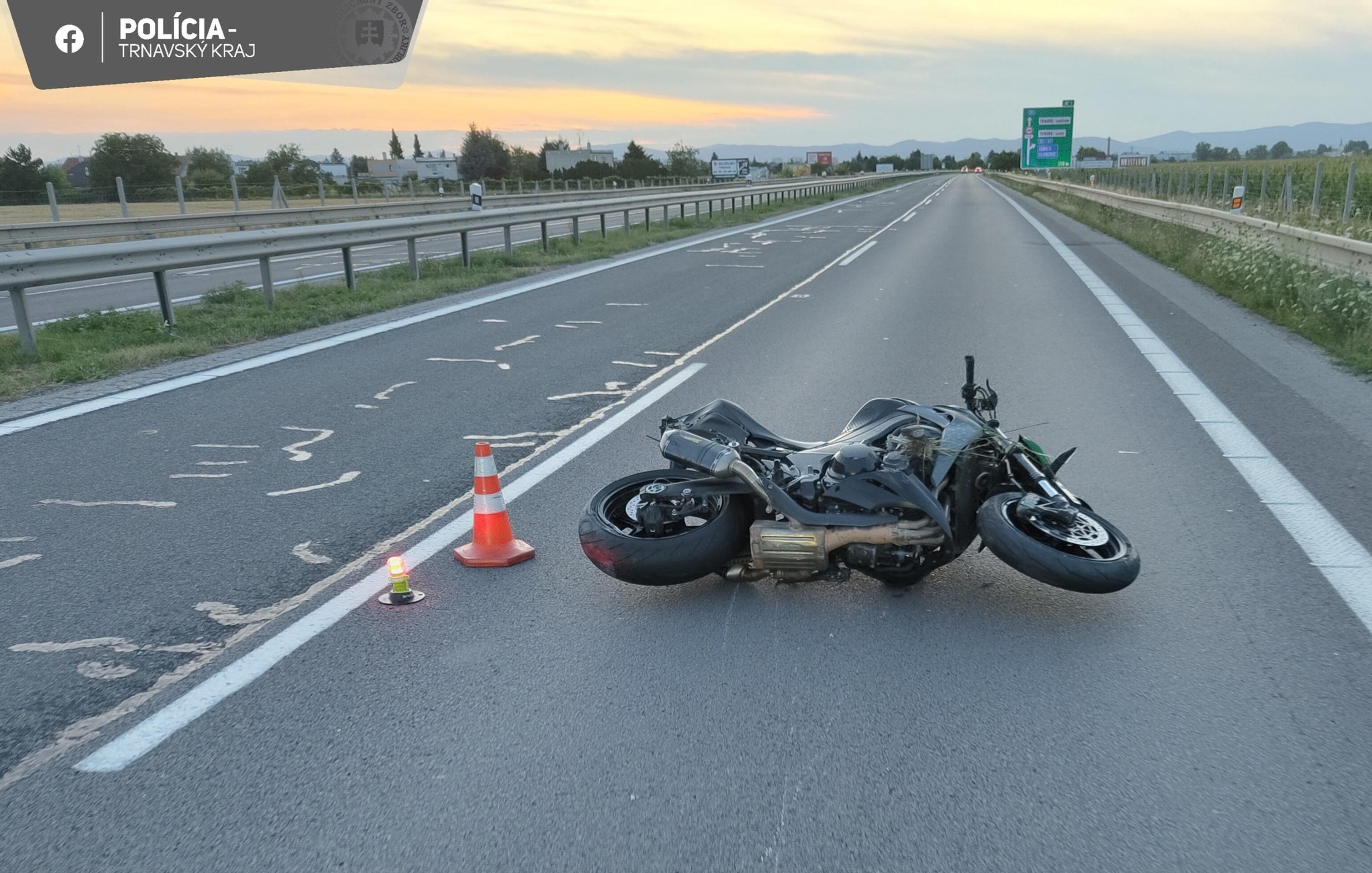 Nešťastný pád mladého motorkára