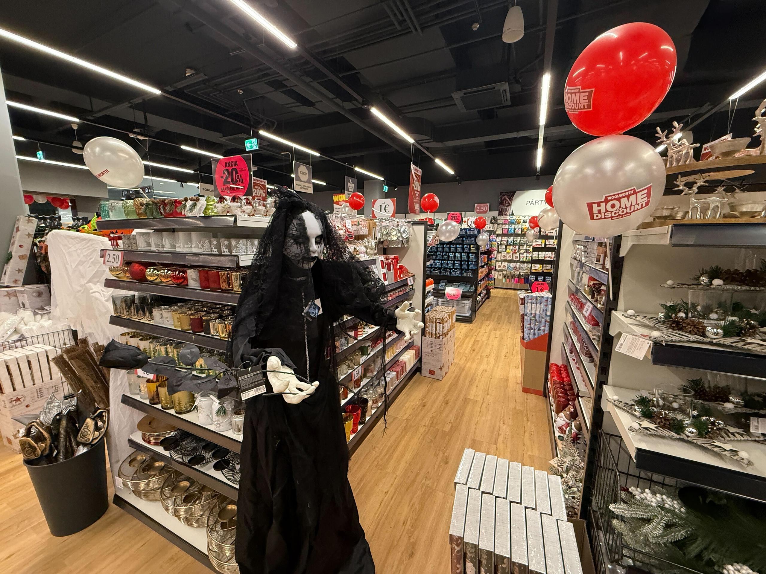 Woolworth otvoril na Slovenku prvú predajňu (2)