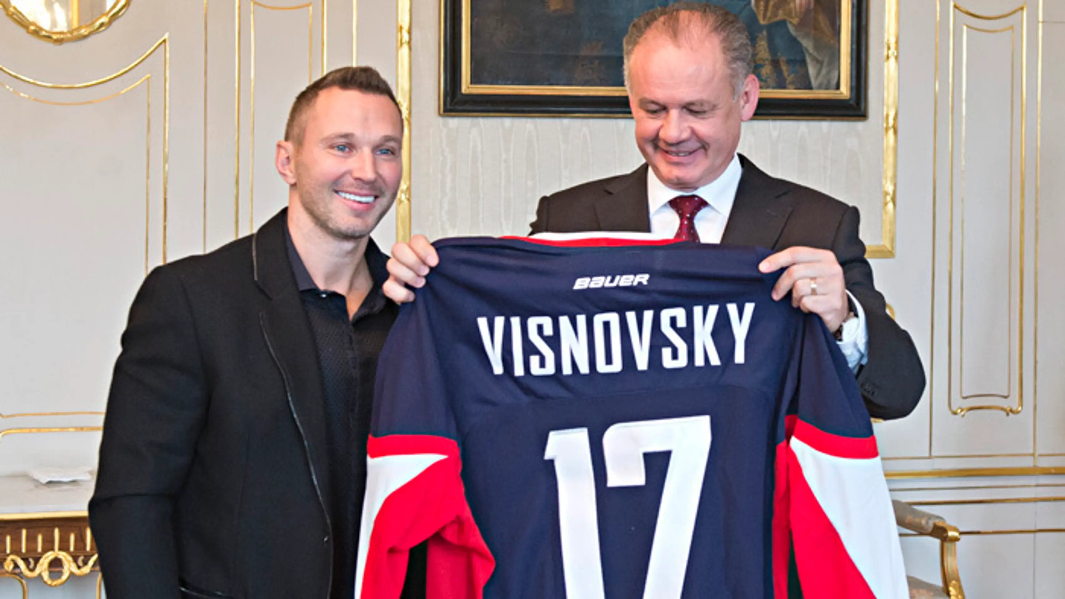 Prezident Andrej Kiska prijal hokejistu Ľubomíra Višňovského, ktorý ukončil kariéru.