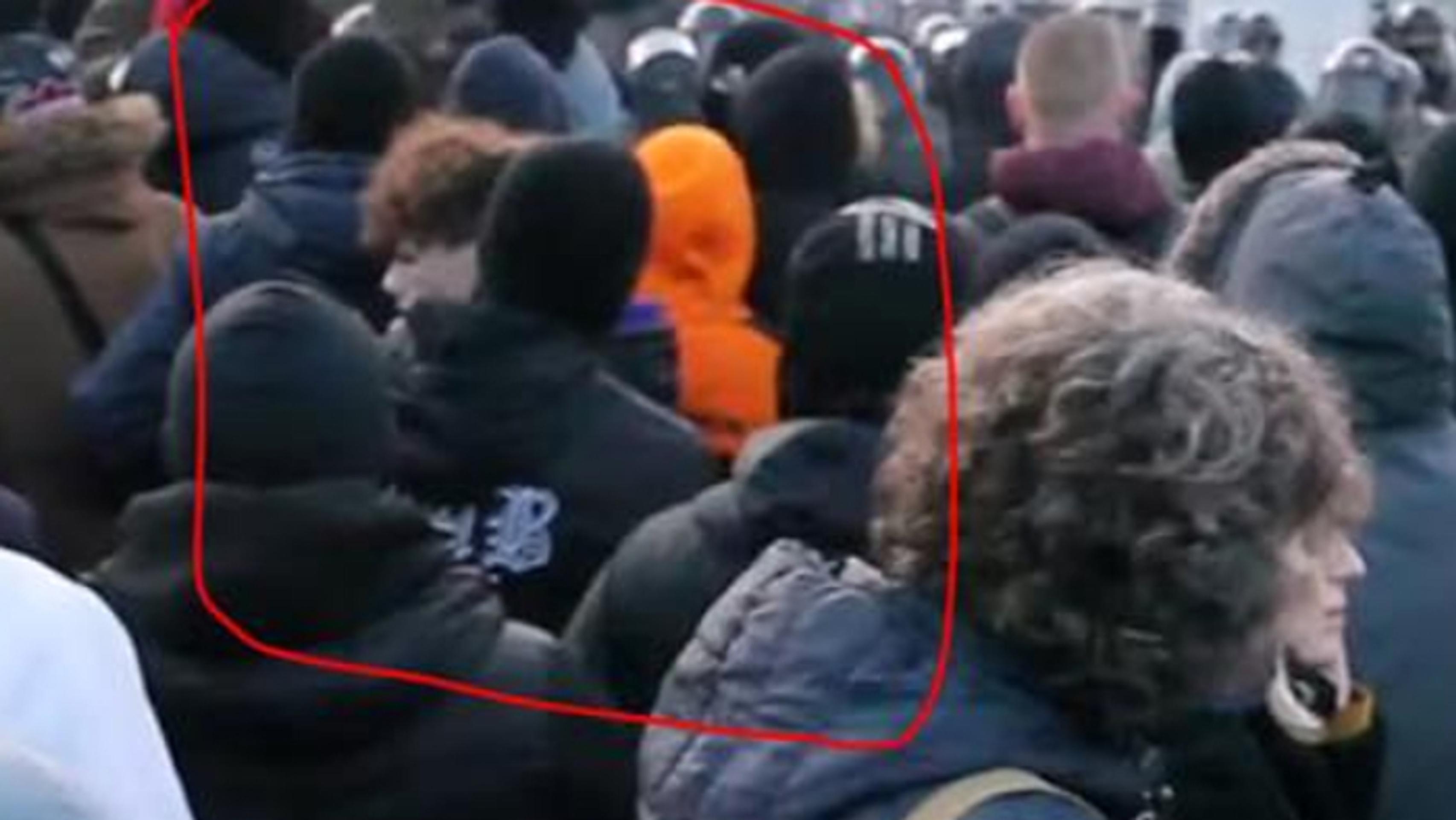 Medvecký bol predvedený, lebo neuposlúchol výzvu verejného činiteľa.