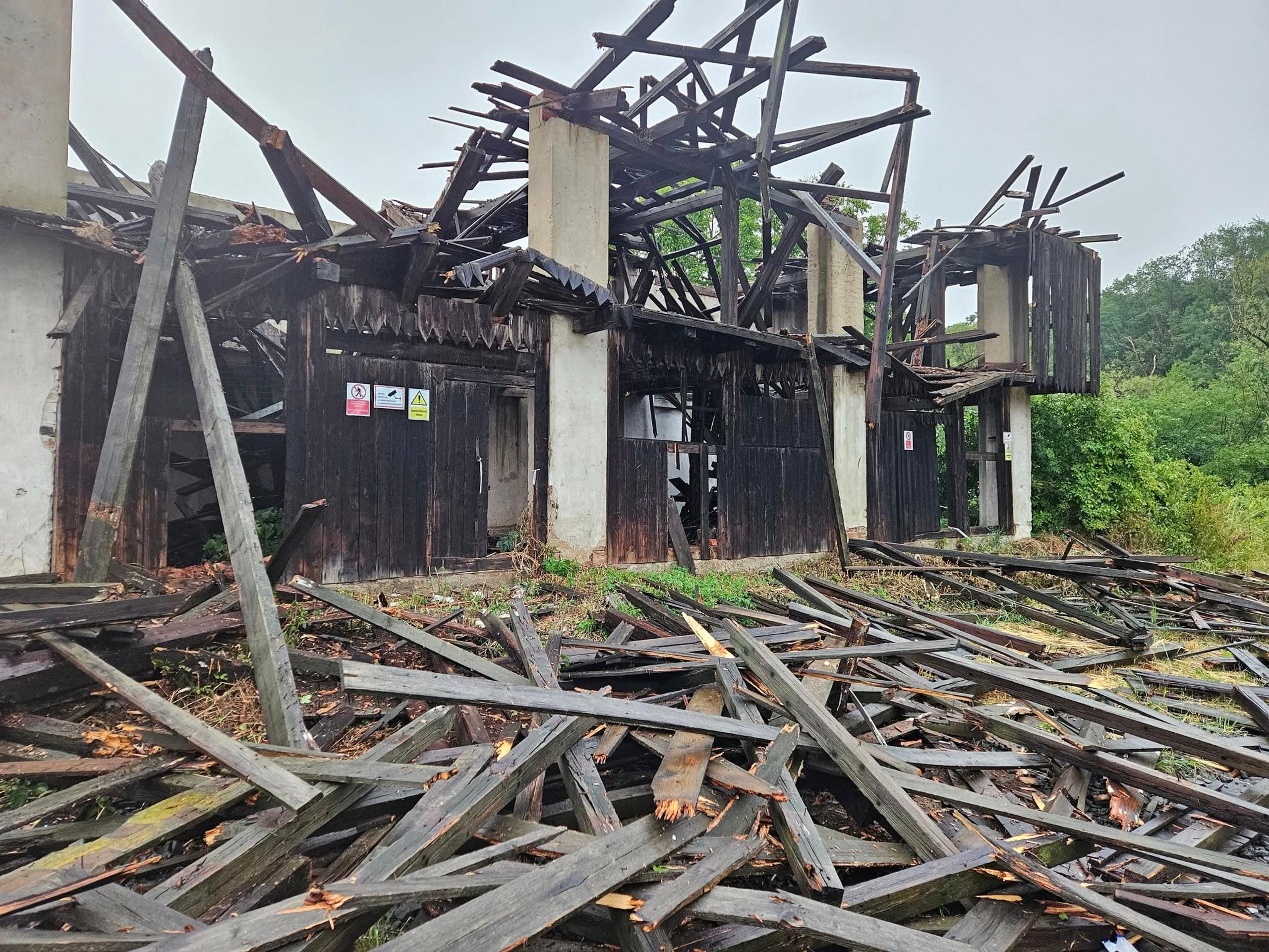 Sušiareň liečivých bylín v Hanušovciach nad Topľou zničila búrka.