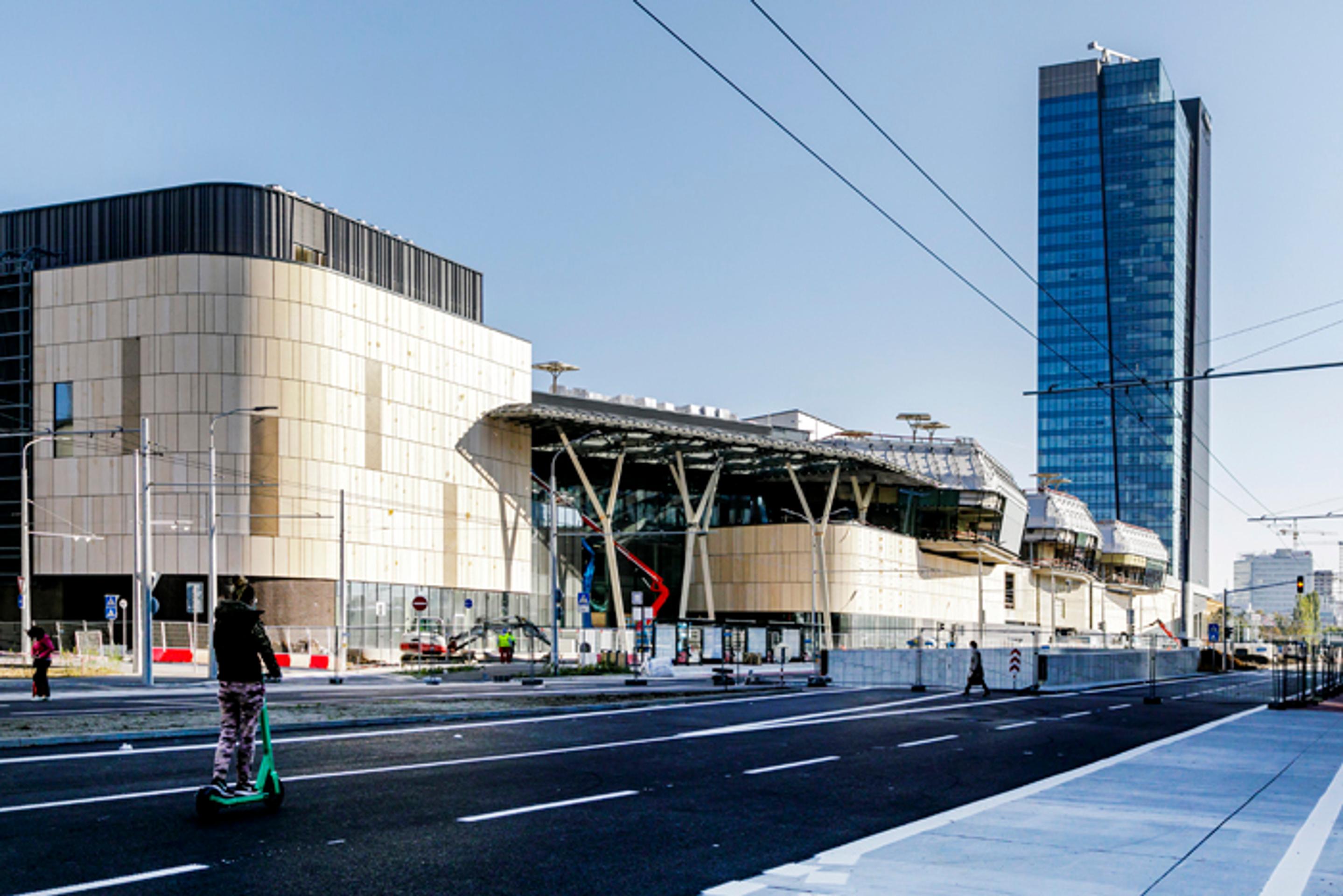 Zlodej, podpaľač ale najmä babrák.